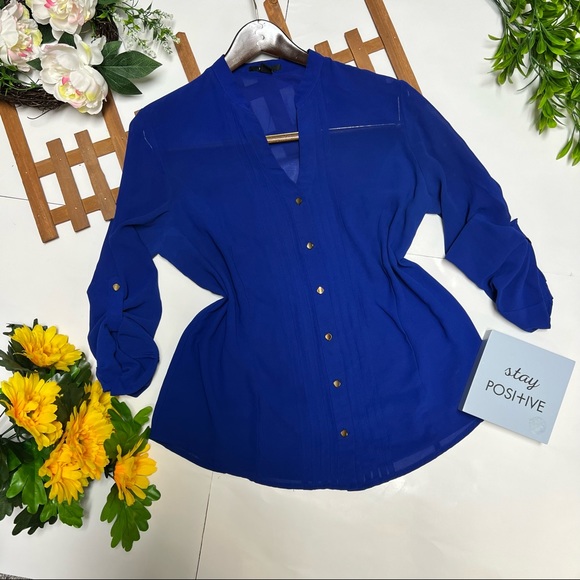 Forever 21 Tops - Forever 21 Blue 3/4 sleeve Blouse Size L